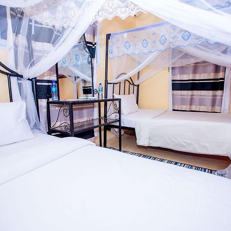 Kays Lodge Дар-ес-Салам Екстер'єр фото